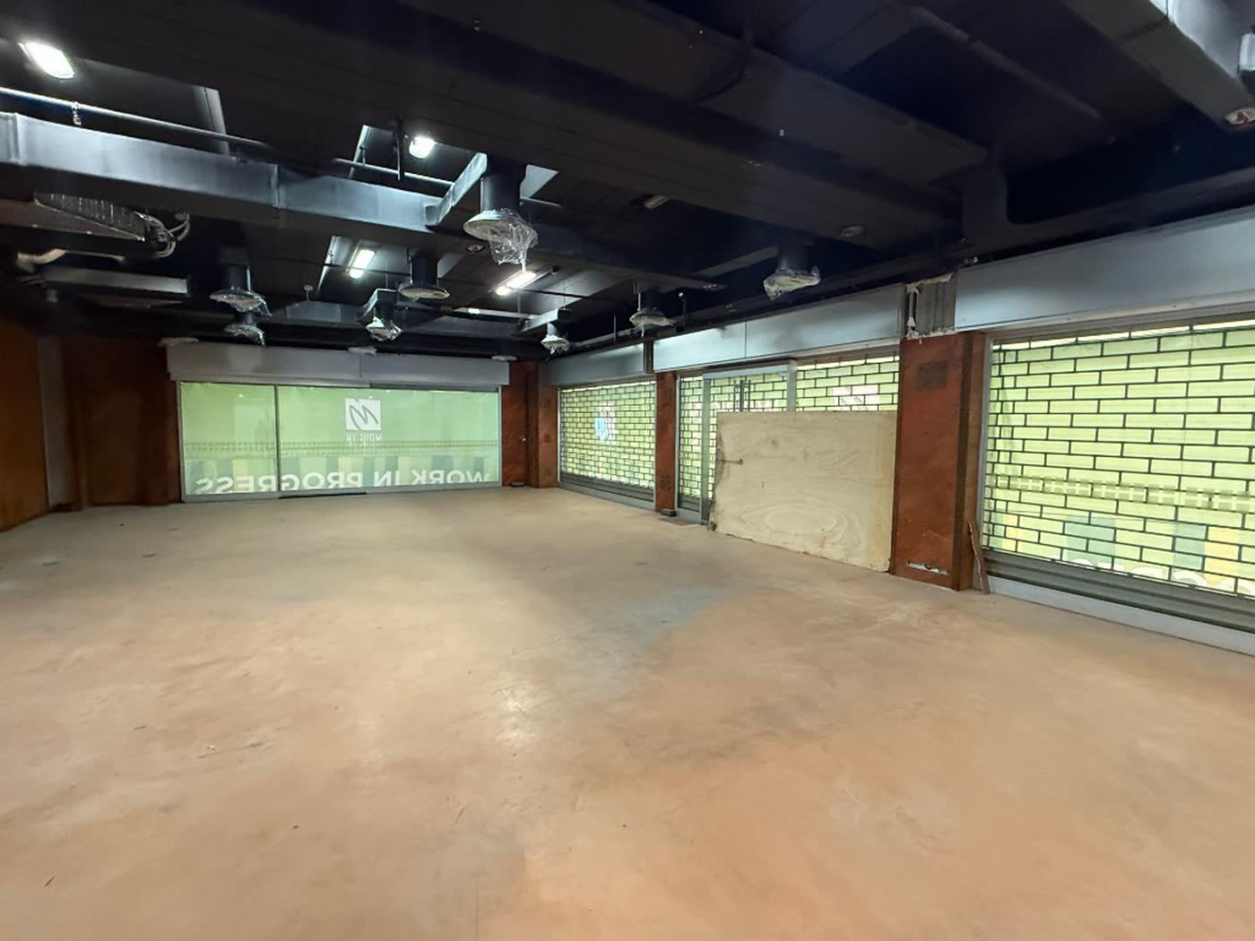 Spazio commerciale grezzo in fase di progettazione VRC